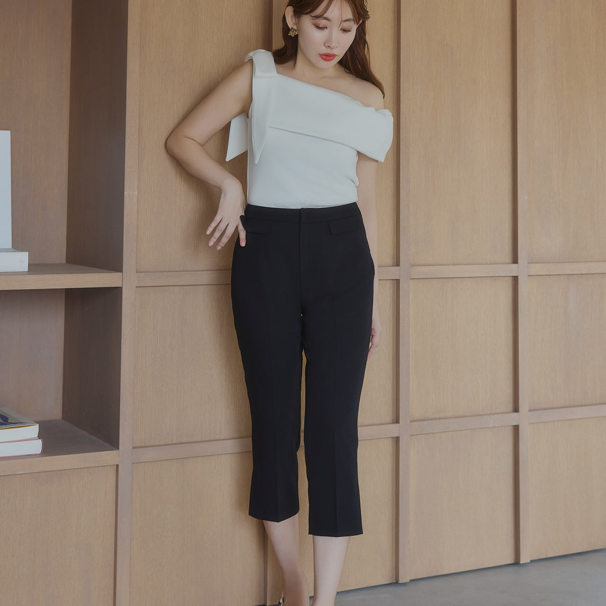 パンツ herlipto Tailored Capri Pants 01_1272_1200x1200_crop_center.