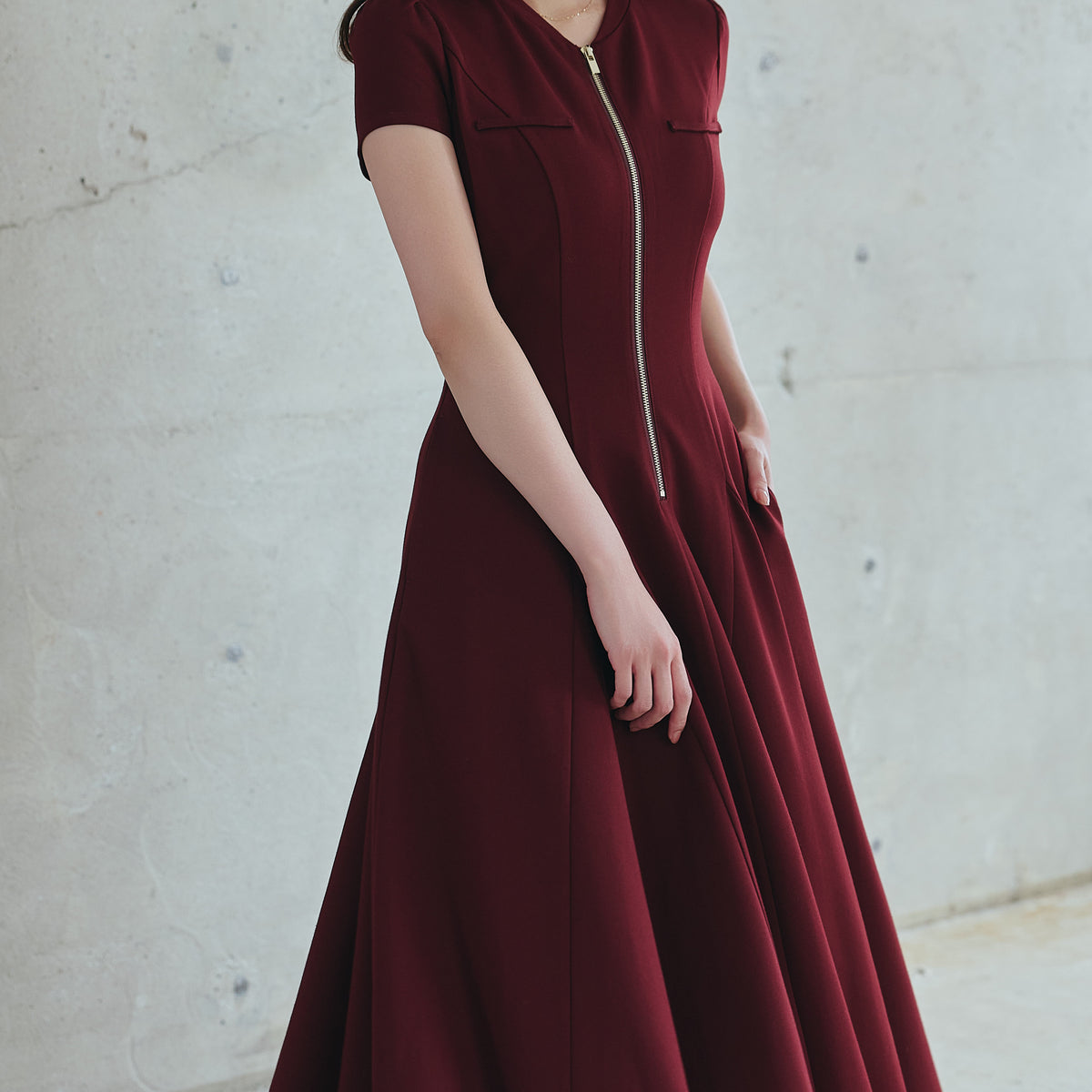 Essentia］Front Zip Long Dress