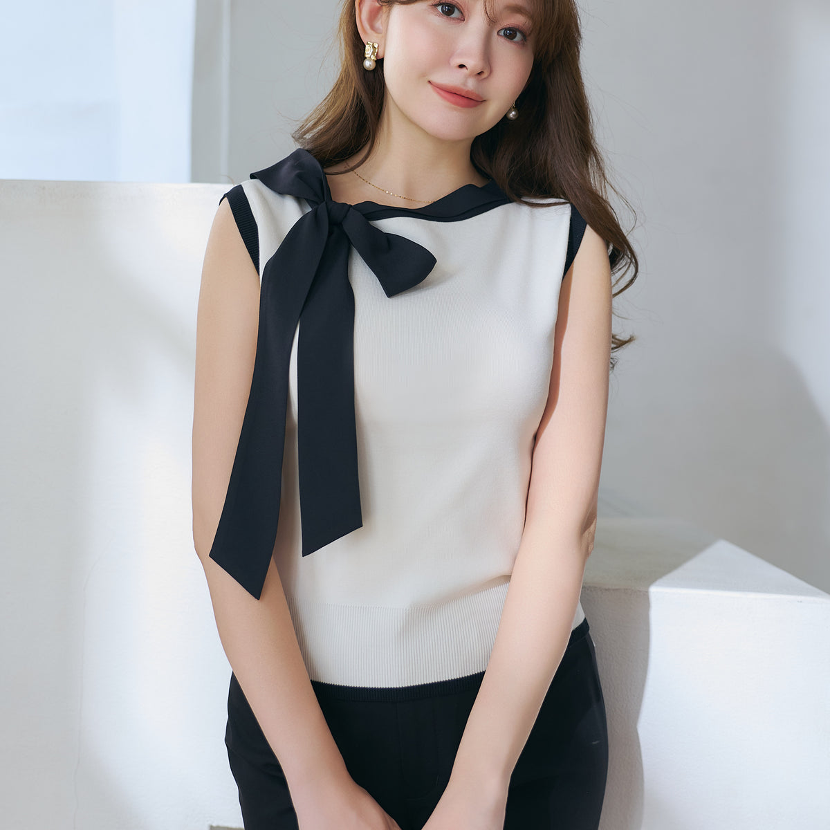 Two-Tone Bow Knit Top