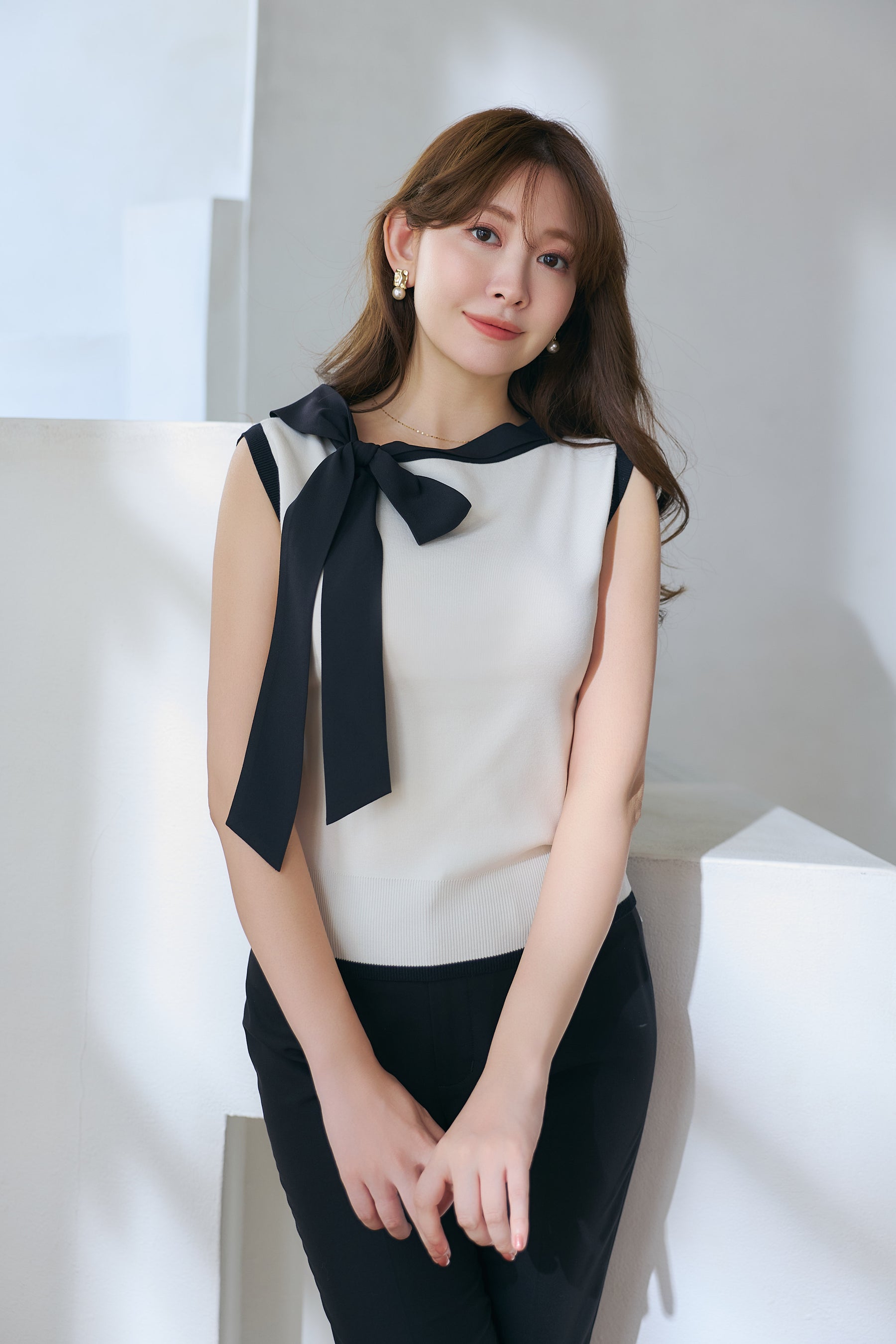 Two-Tone Bow Knit Top