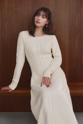 ［Essentia］Cable-Knit Flared Dress
