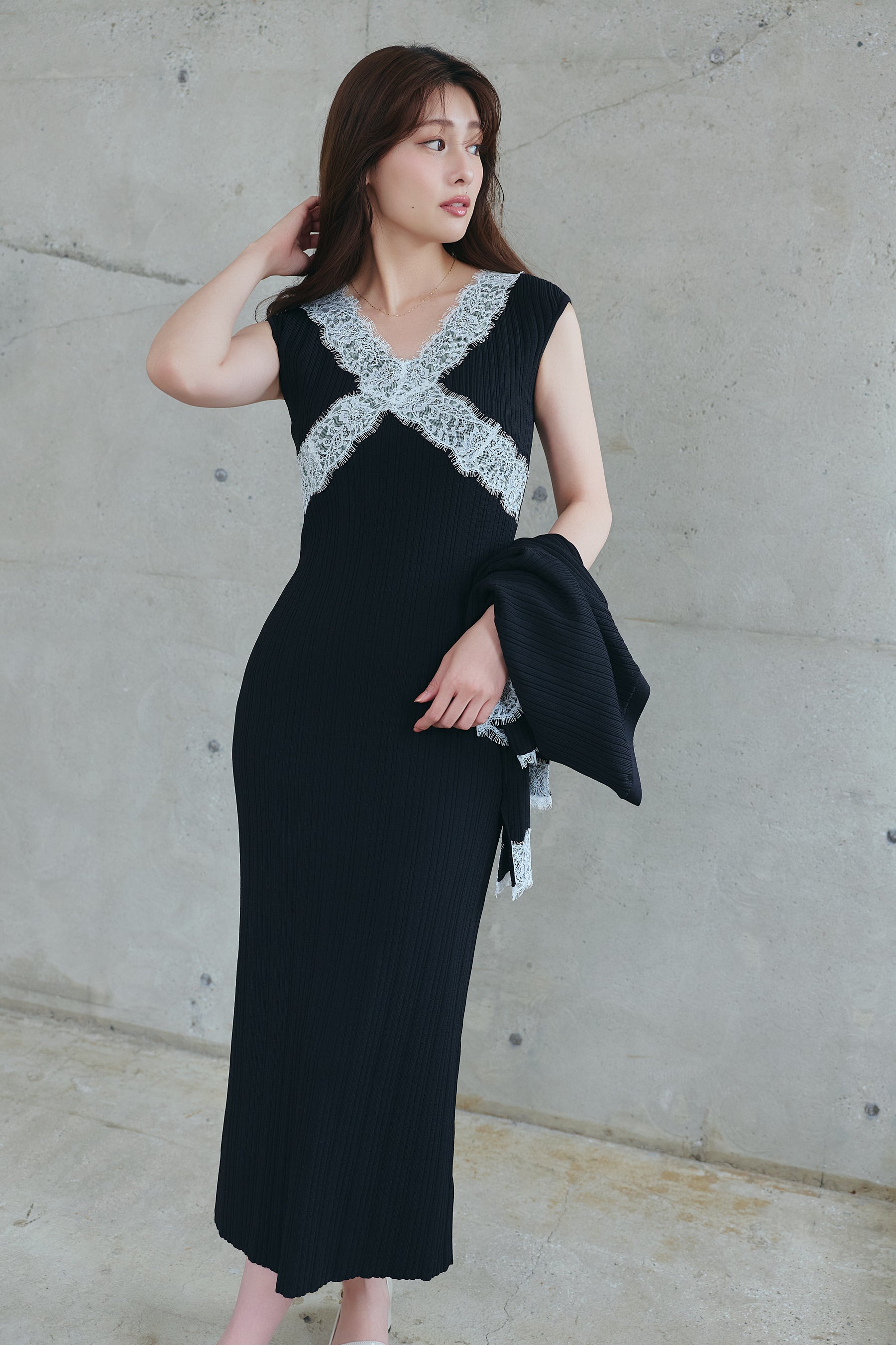 ［Essentia］Lace-Trimmed Knit Dress Set