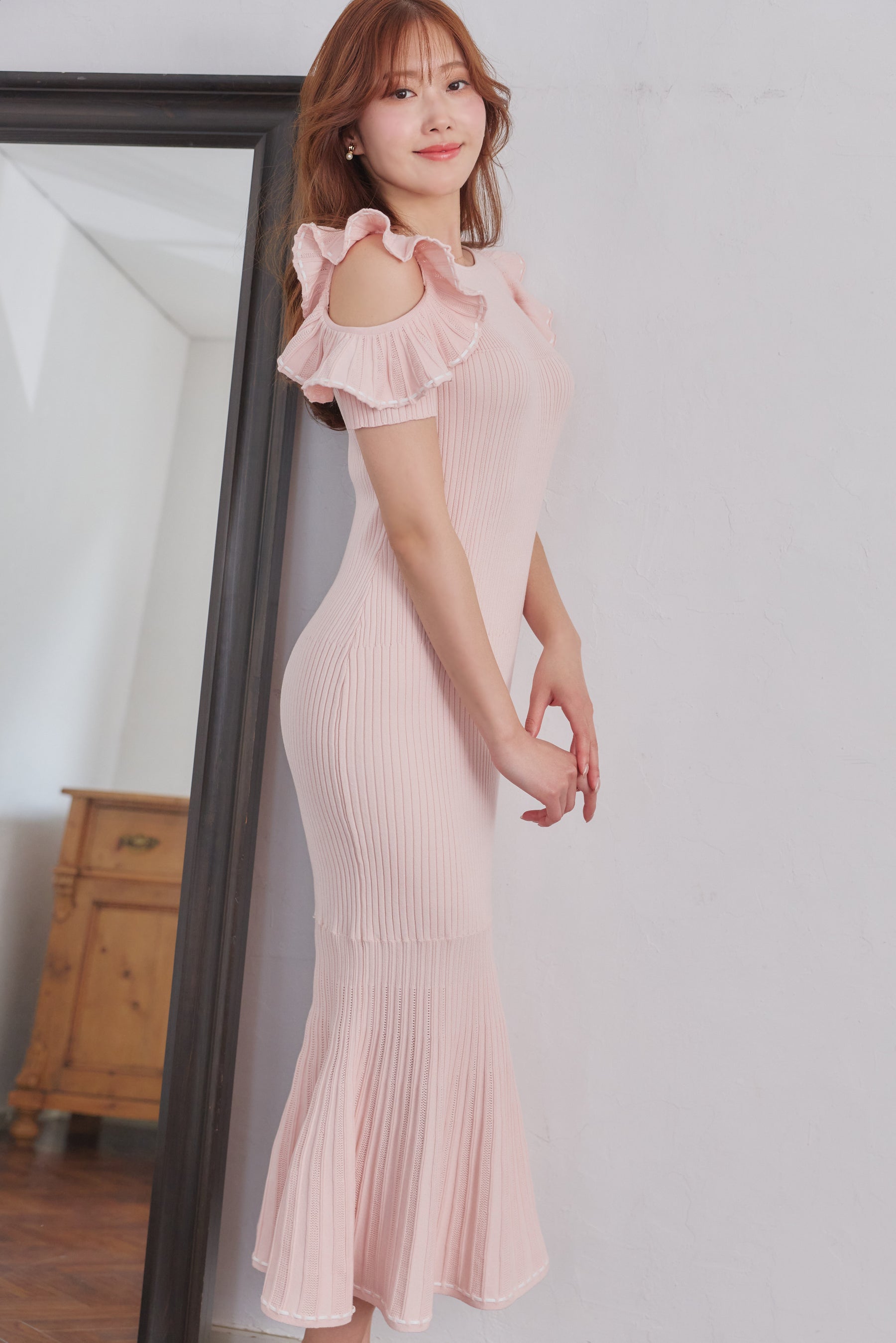 ［FOR HER］Stitch Frill-Shoulder Knit Dress
