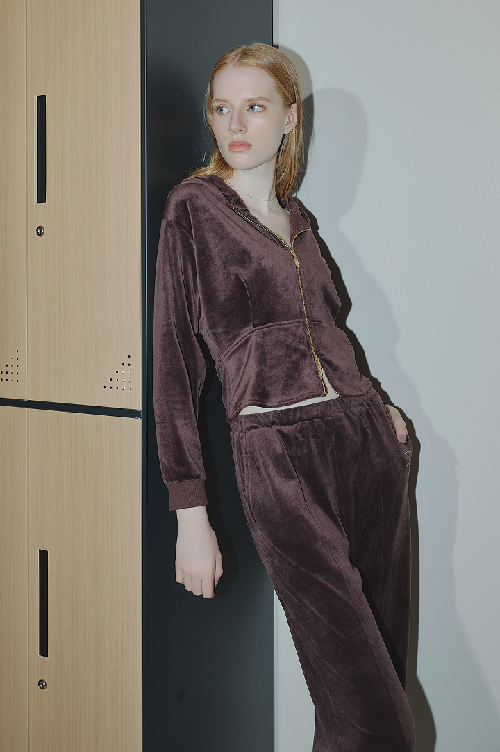Off-Duty Sculpt Velour Pants