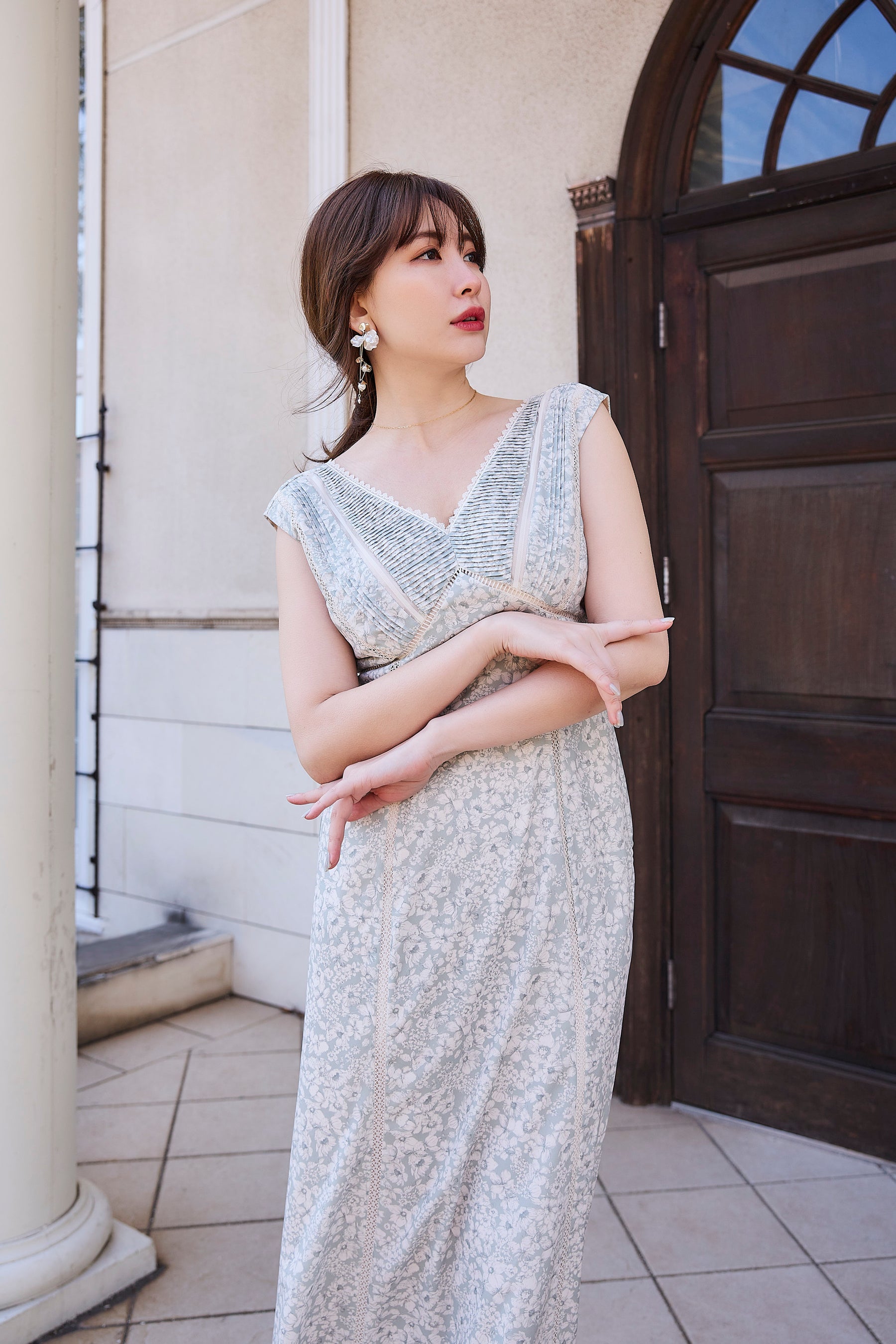 6月下旬発送】Lace Trimmed Floral Dress