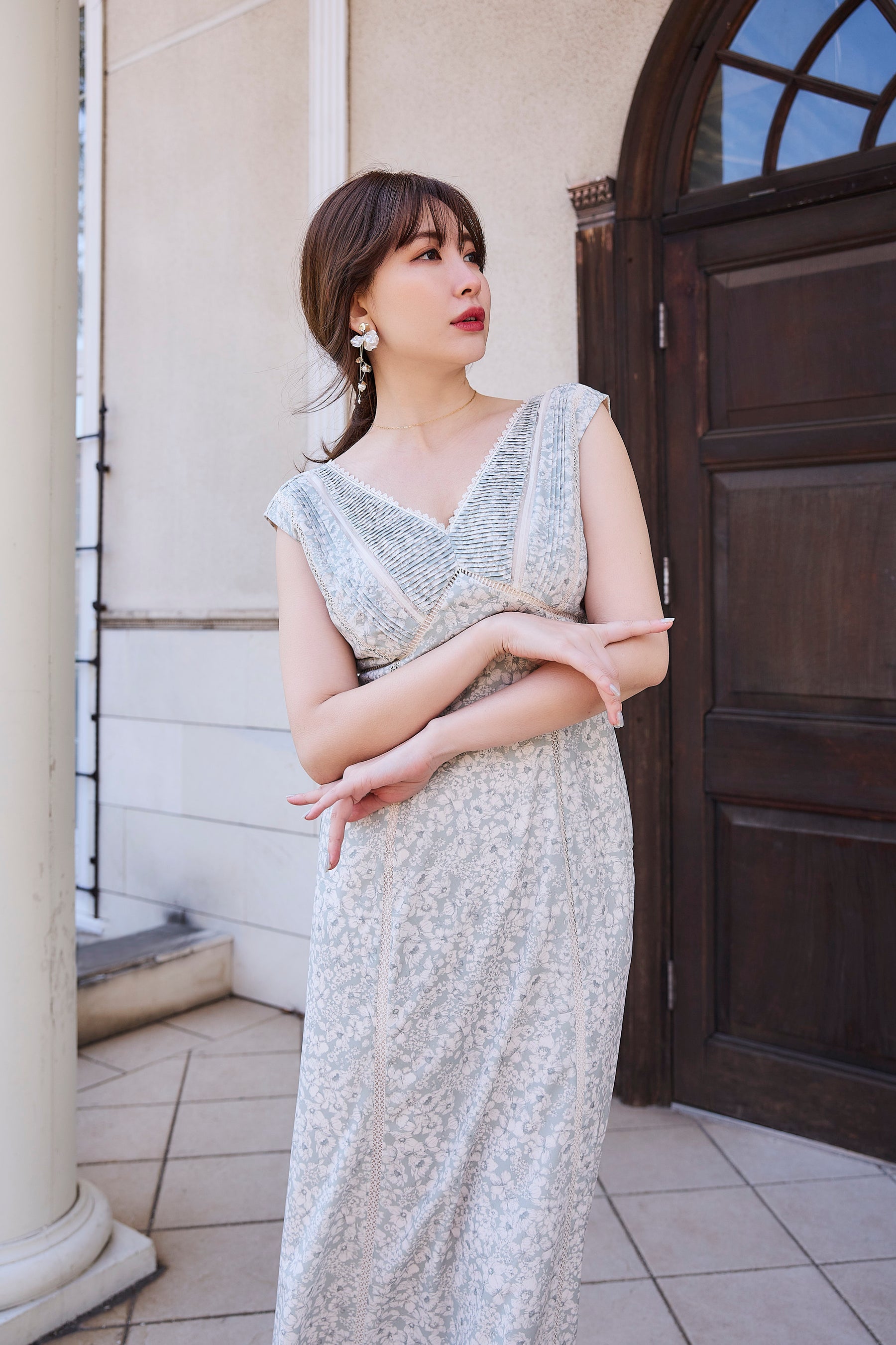 【6月下旬発送】Lace Trimmed Floral Dress
