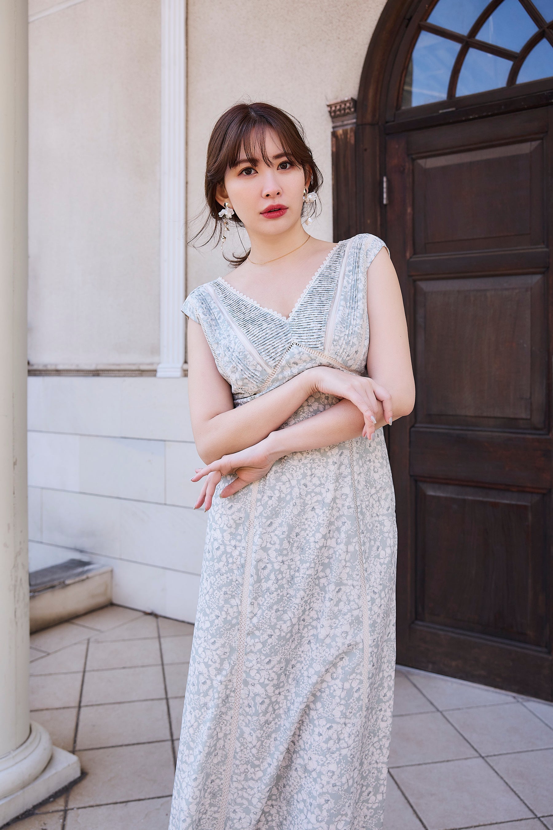 【6月下旬発送】Lace Trimmed Floral Dress