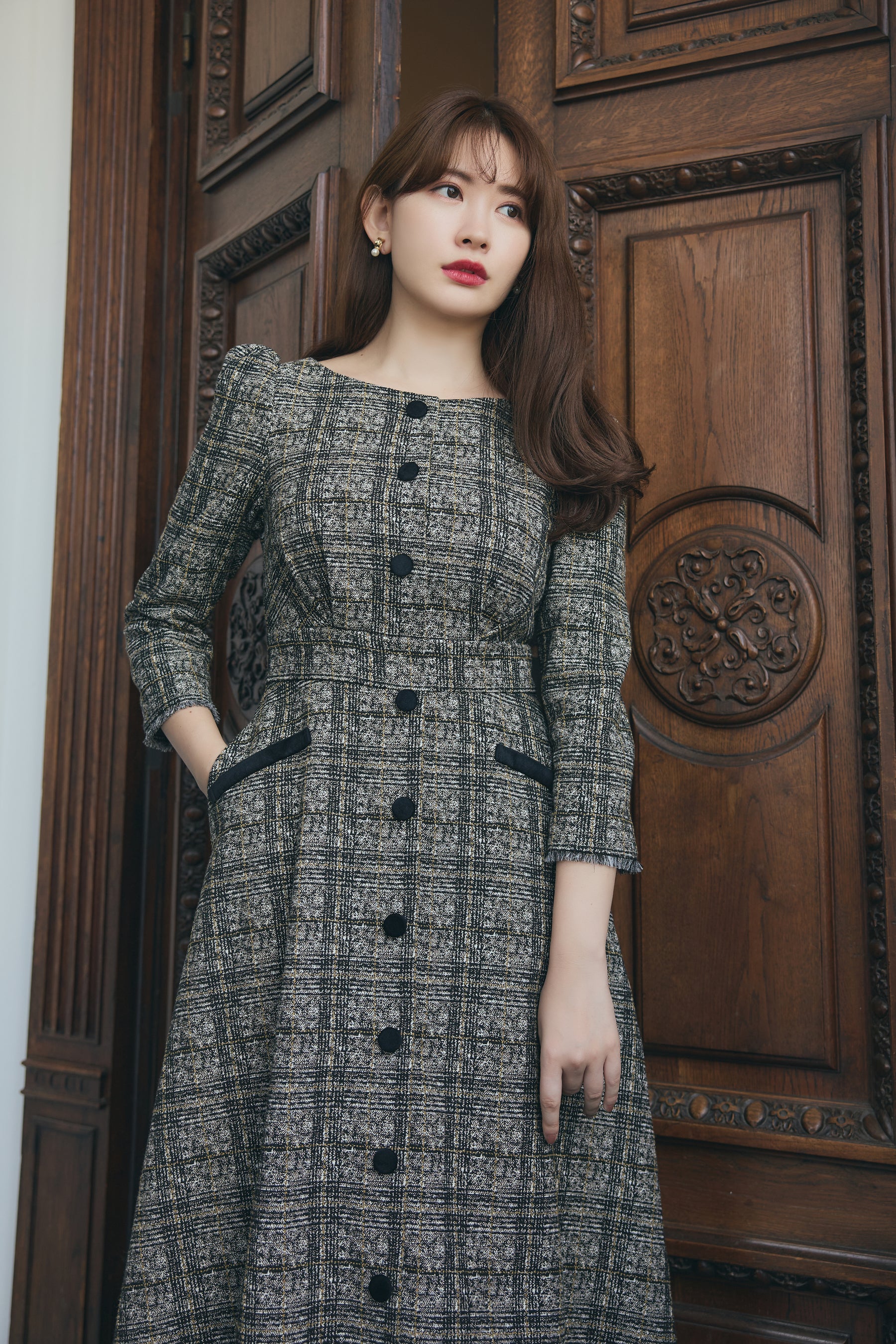 her lip to Classic Tweed Midi Dress