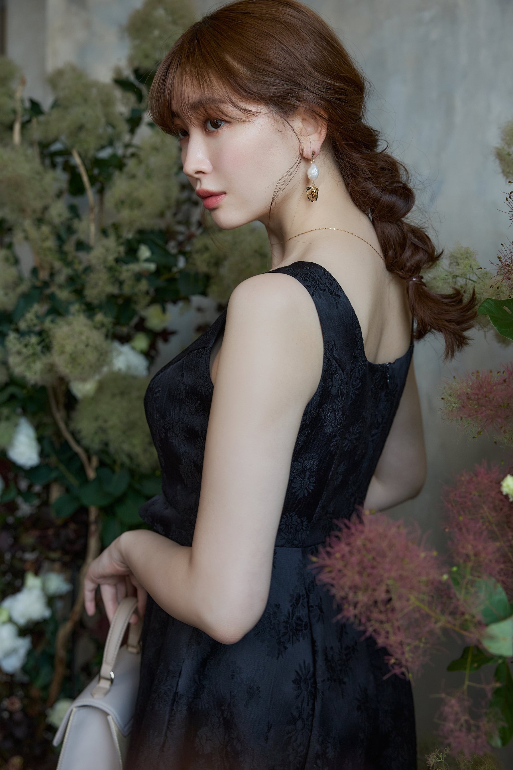 履き心地◎ Classic Floral Jacquard Dress ブラック | irai.co.id