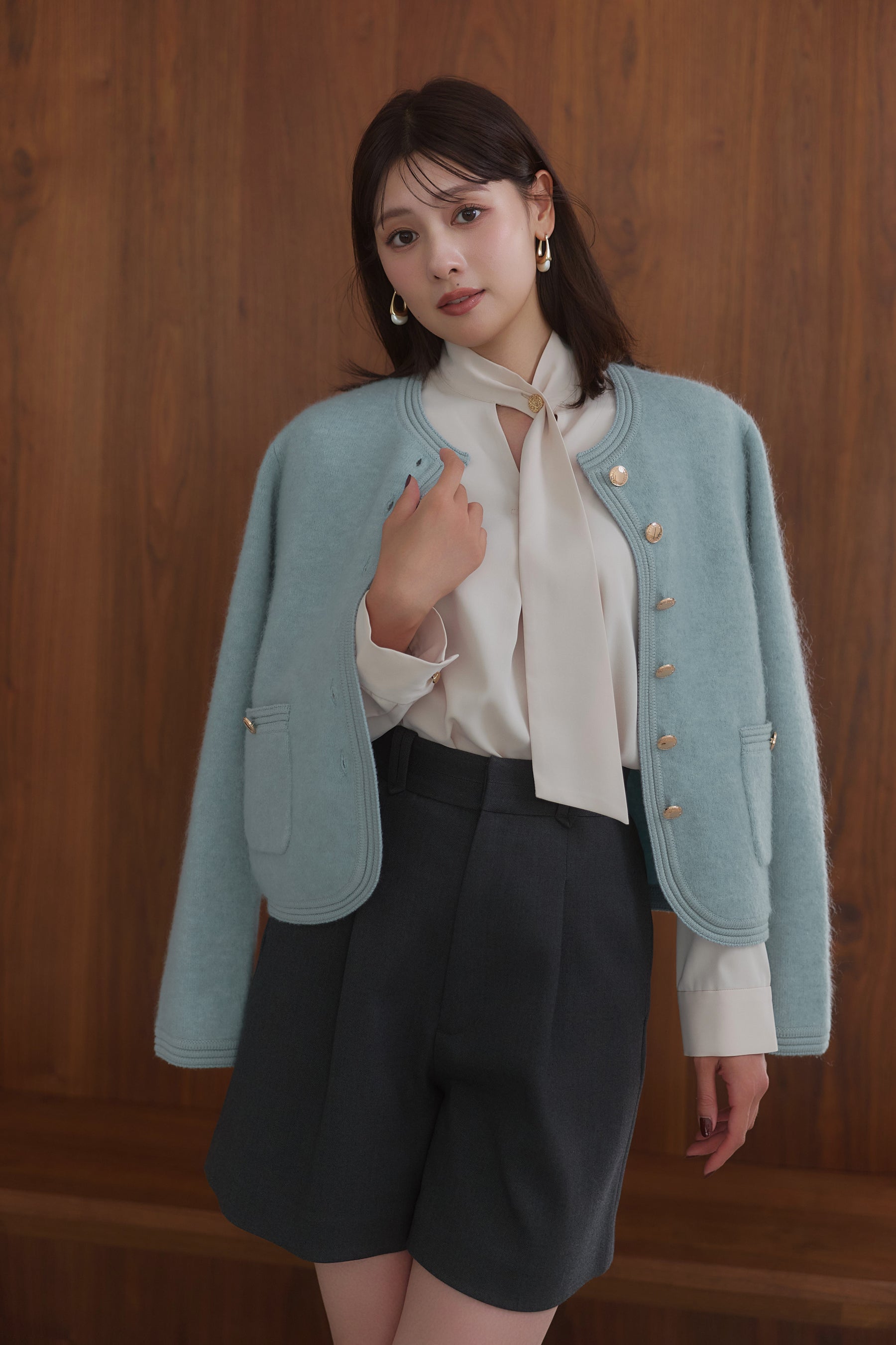 ［Essentia］Gold Emblem Button Knit Jacket