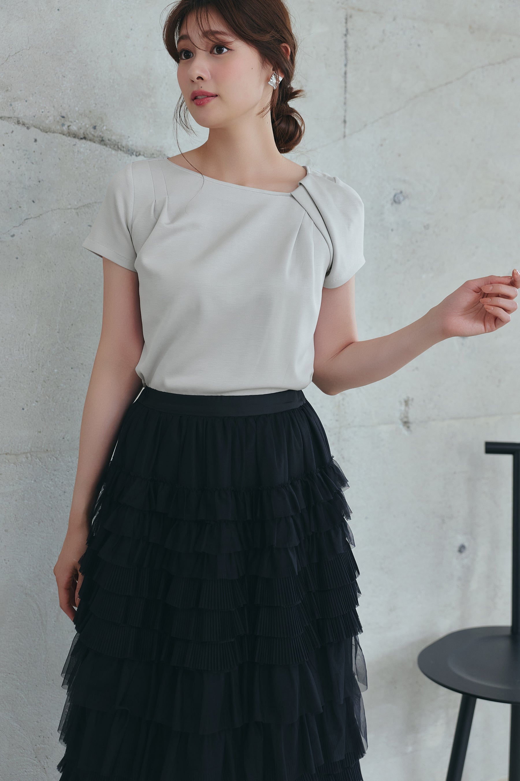 ［Essentia］Asymmetrical Tuck Top