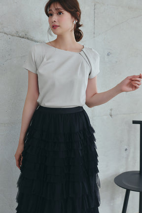 ［Essentia］Asymmetrical Tuck Top