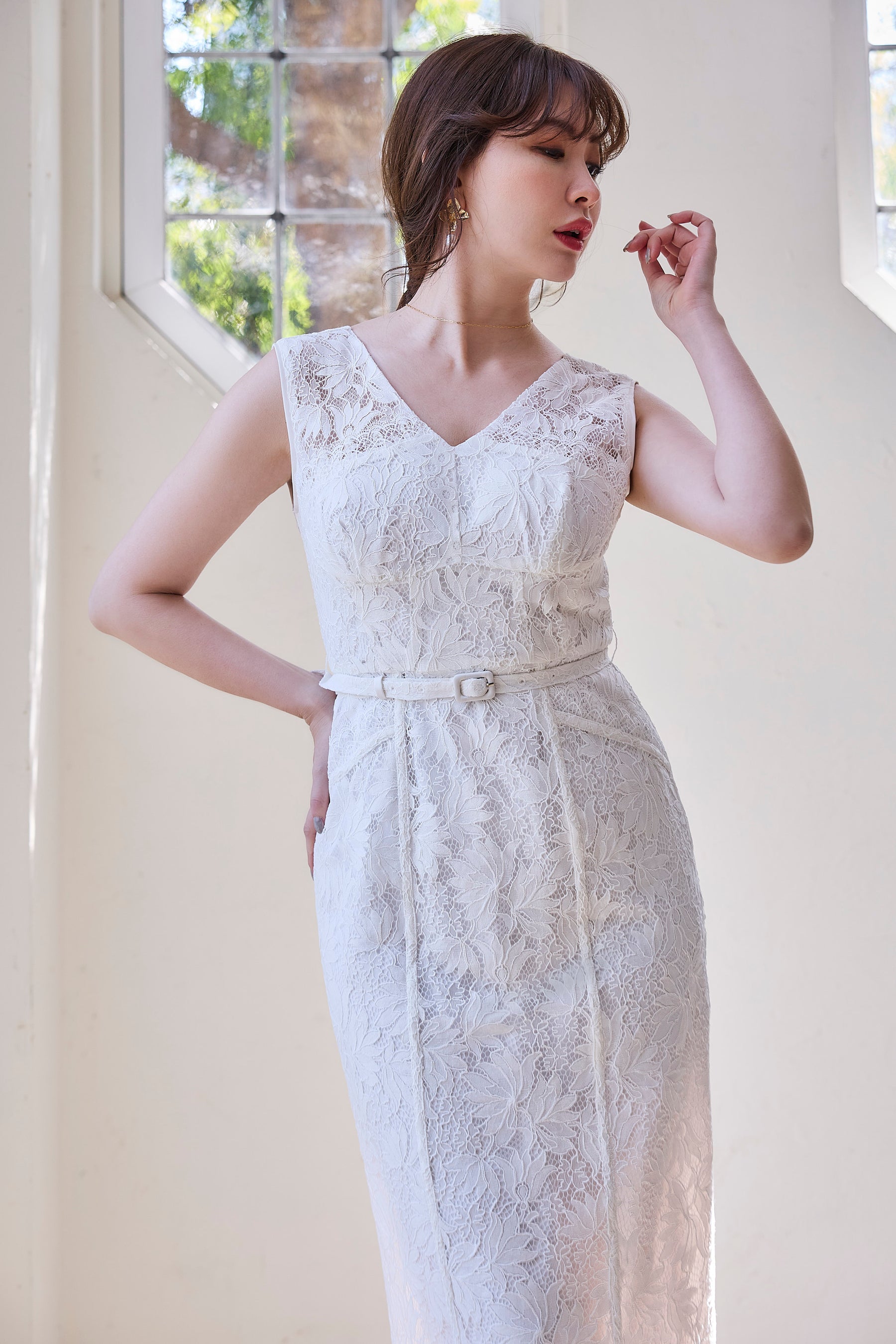 pure white】Waltz Floral Lace Belted Dress