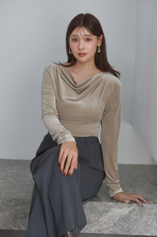 [Ships in early October] ［Essentia］Velour Drape Neck Top