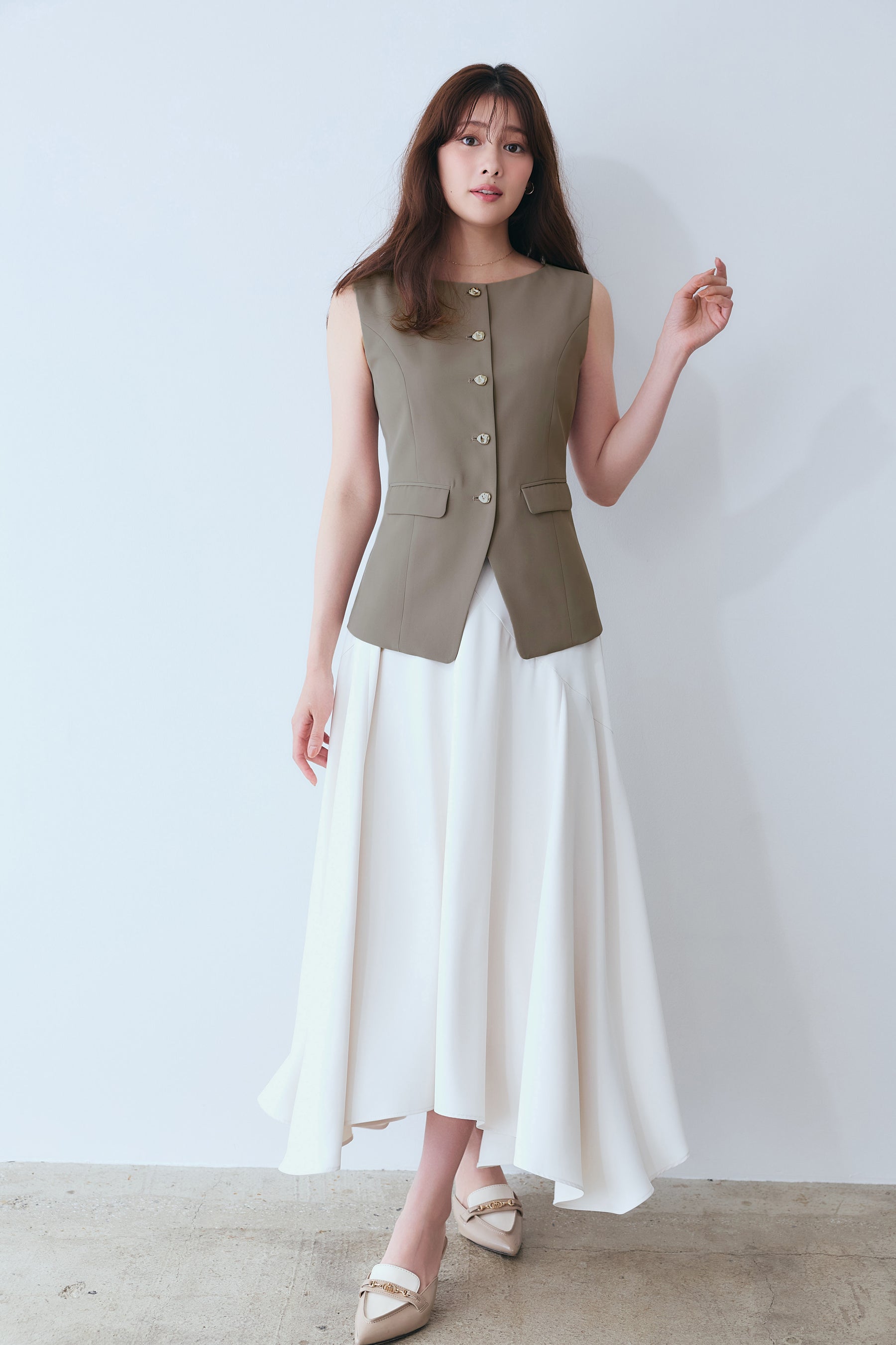 【7月下旬発送】［Essentia］Gold Button Vest