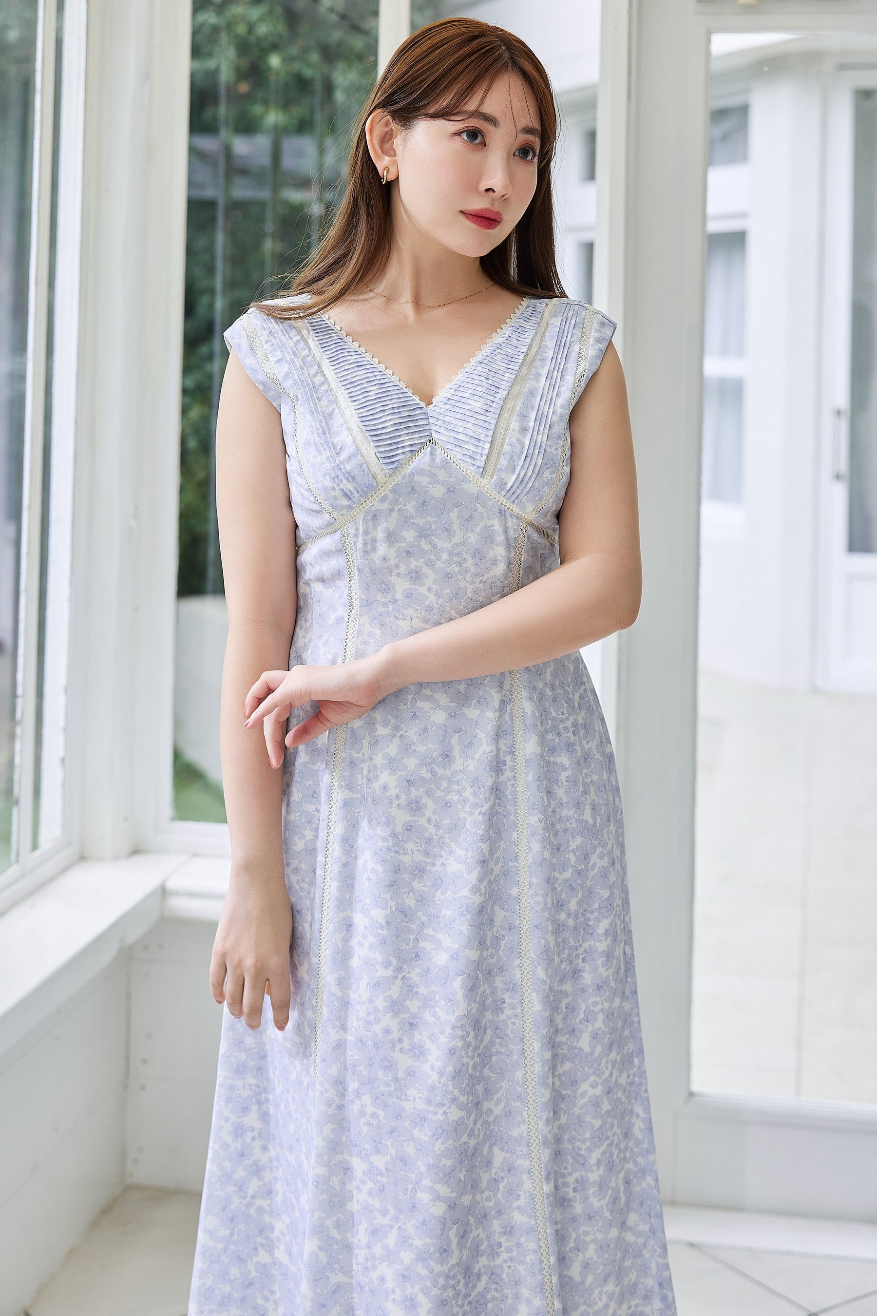 [Shipping in mid-March] [New color] Lace Trimmed Floral Dress