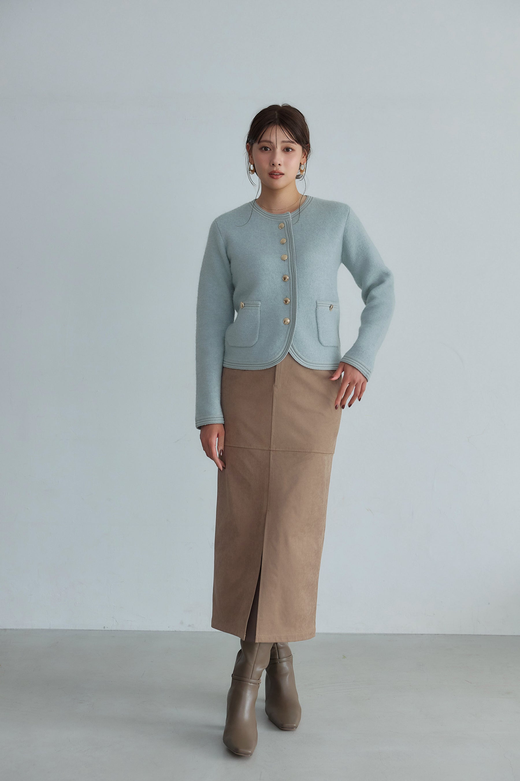［Essentia］Gold Emblem Button Knit Jacket
