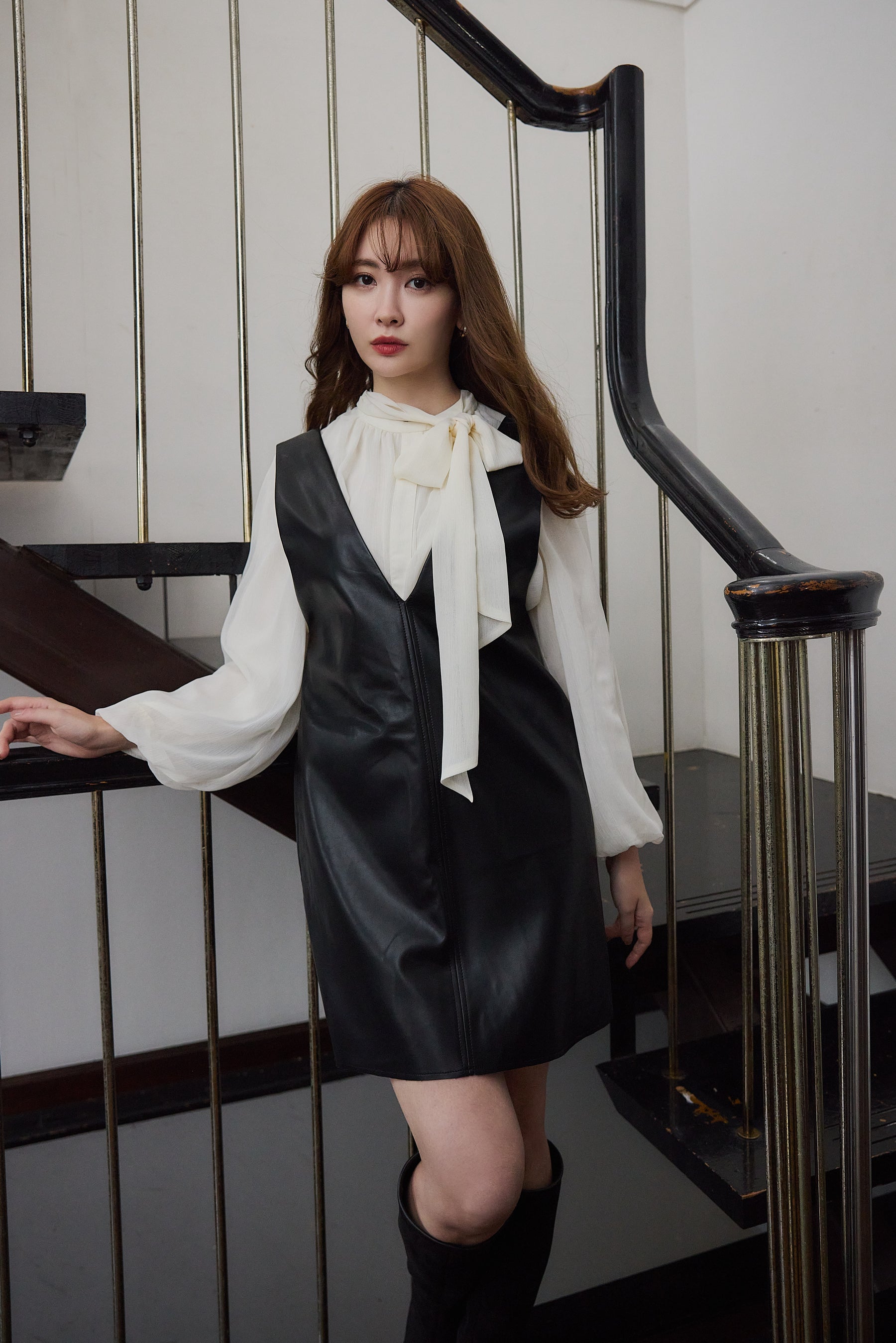 [Shipping in late November] Two-Way Bow-Tie Chiffon Blouse