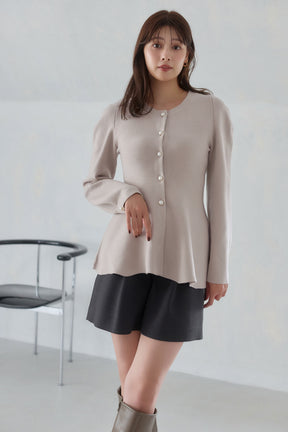 ［Essentia］Curved-Sleeve Peplum Knit Jacket