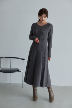 ［Essentia］Cable-Knit Flared Dress