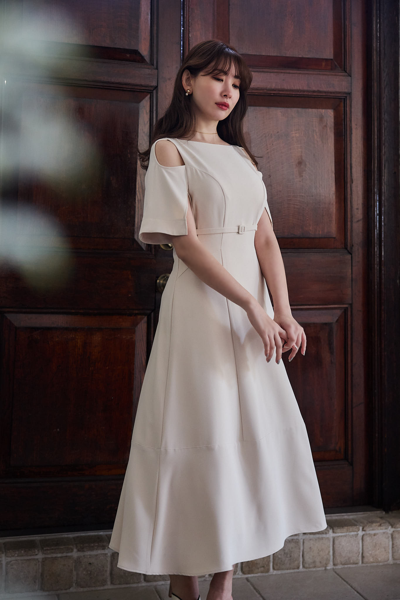 Adelaide Slit Sleeve Belted Dress公式オンラインで購入しました