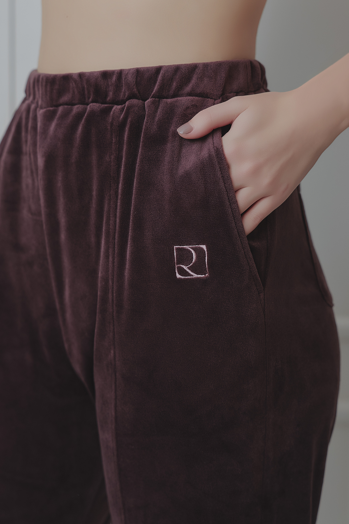 Off-Duty Sculpt Velour Pants
