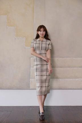 【新色】Gold-Buttoned Plaid Knit Dress