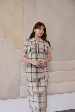 【新色】Gold-Buttoned Plaid Knit Dress