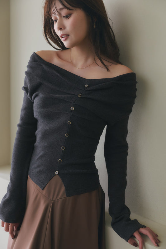 [Ships in early October] ［Essentia］Asymmetrical Tucked Knit Top