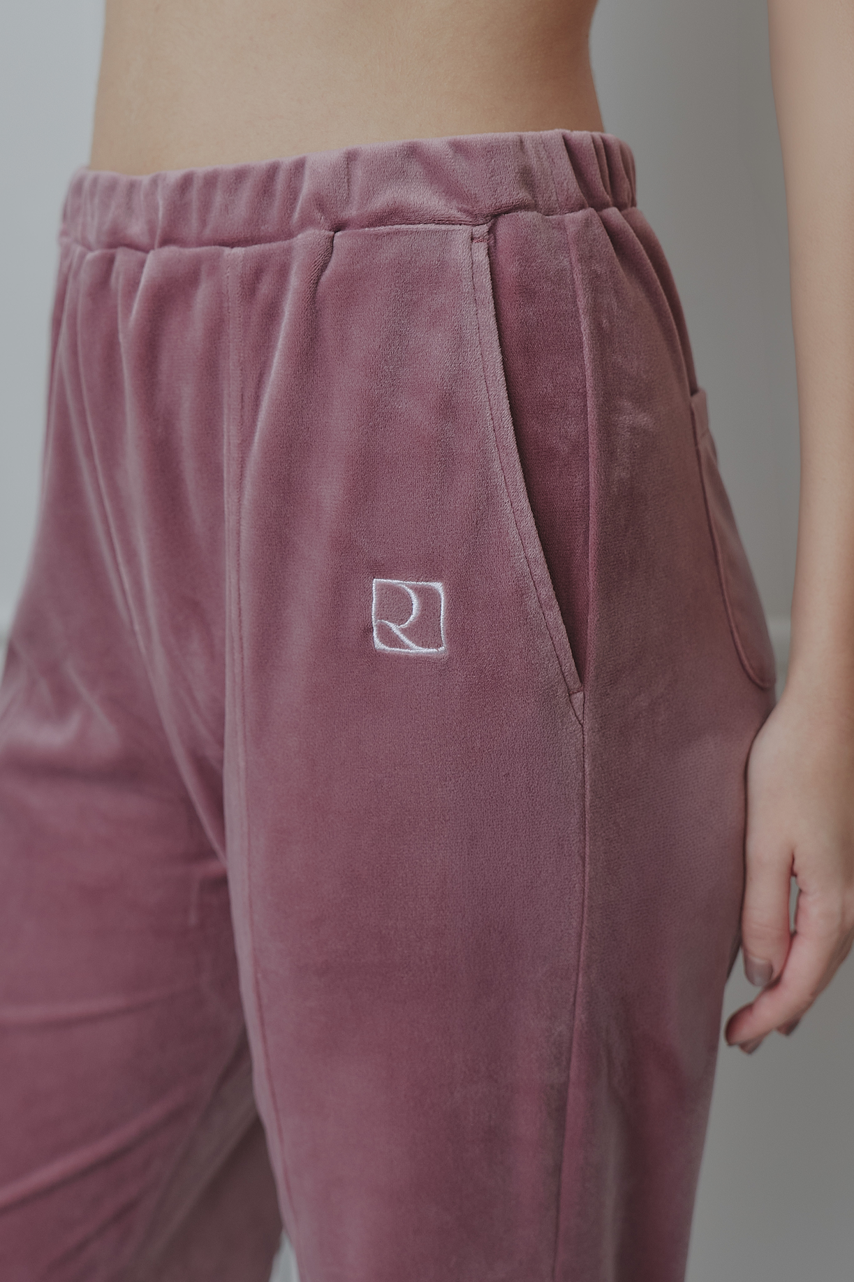 Off-Duty Sculpt Velour Pants