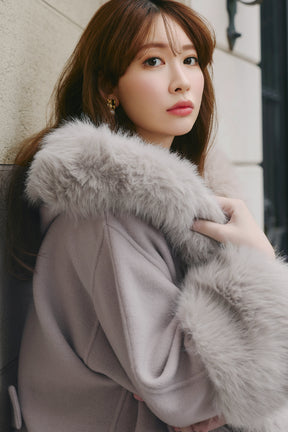 【10月中旬発送】Madeleine Faux Fur-Trimmed Rever Coat