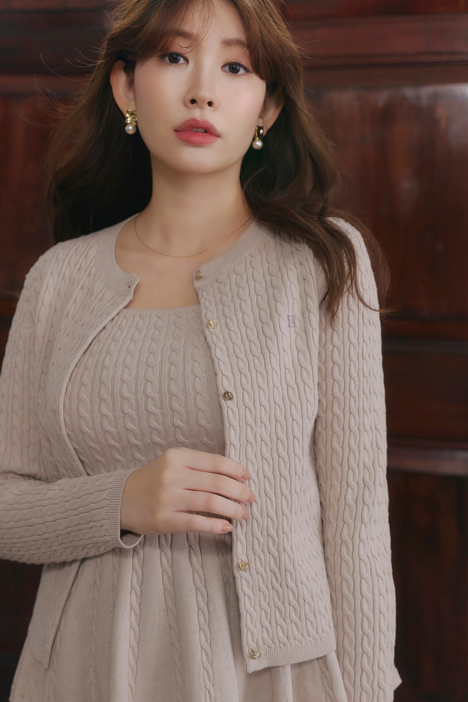 【9月下旬発送】H logo Peplum Cable-Knit Set