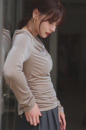 [Ships in early October] ［Essentia］Velour Drape Neck Top