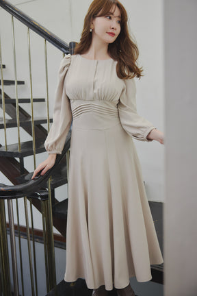 Alma Classic Dress