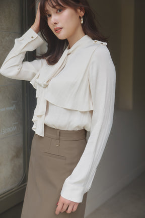 [Ships in early October]［Essentia］Tiered Frill Bow Blouse