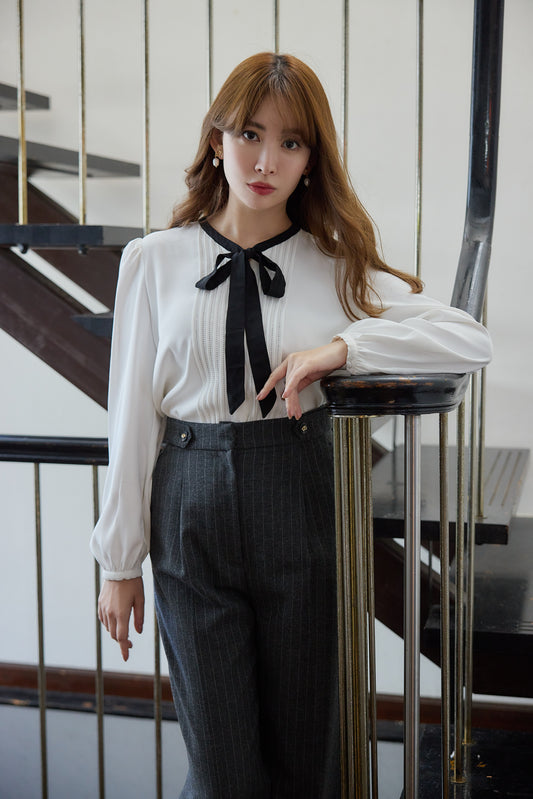 [No longer available] Bicolor Tuck Bow Blouse