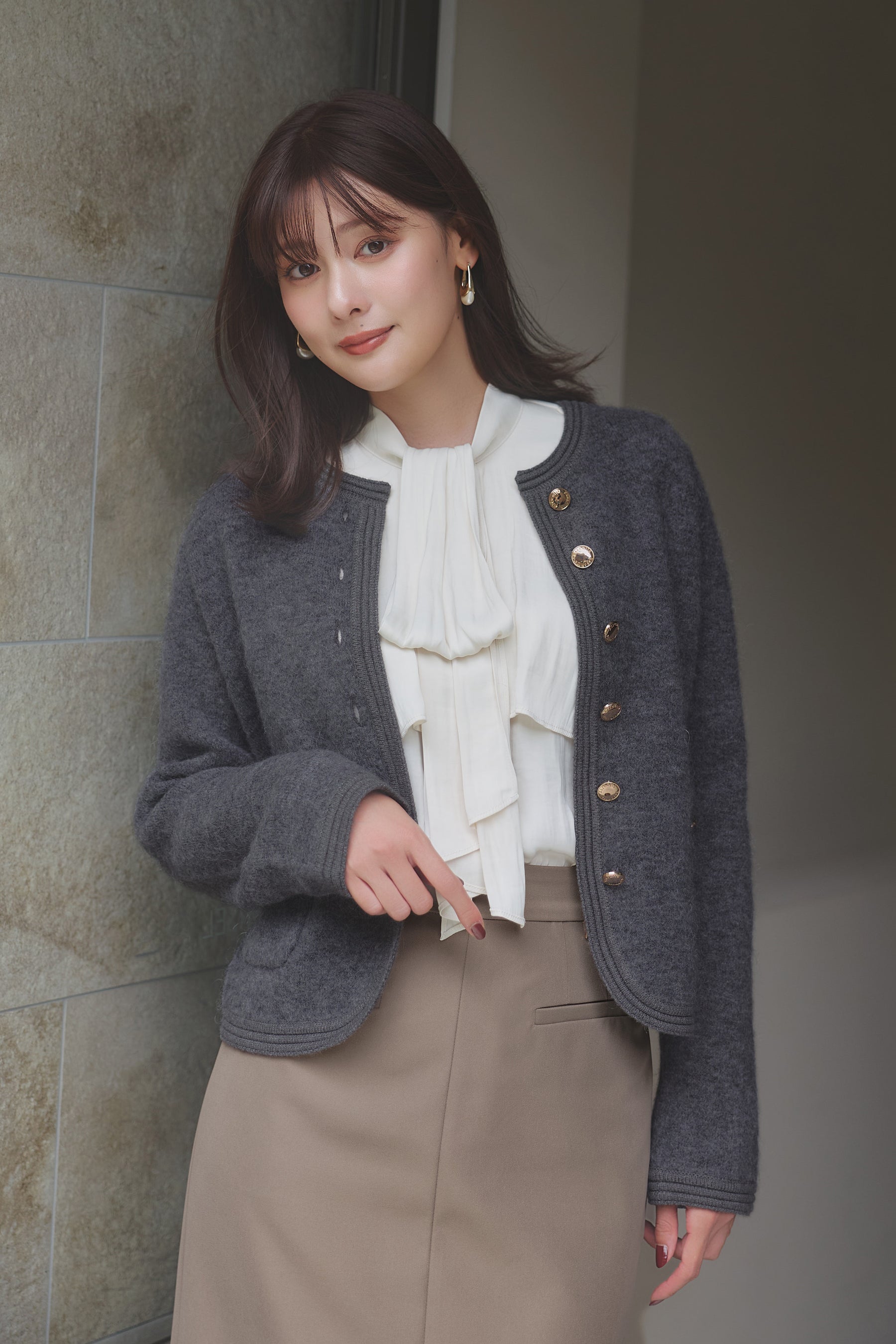［Essentia］Gold Emblem Button Knit Jacket