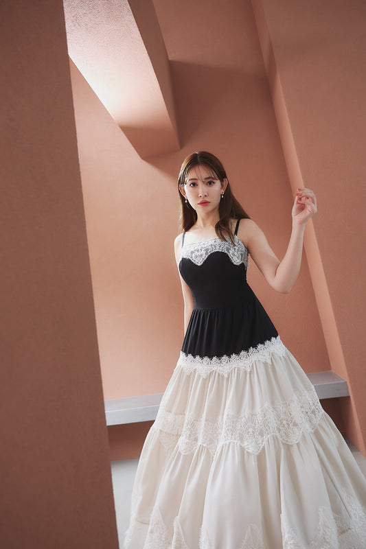 【8月上旬発送】Isa Tiered Lace Cami Dress