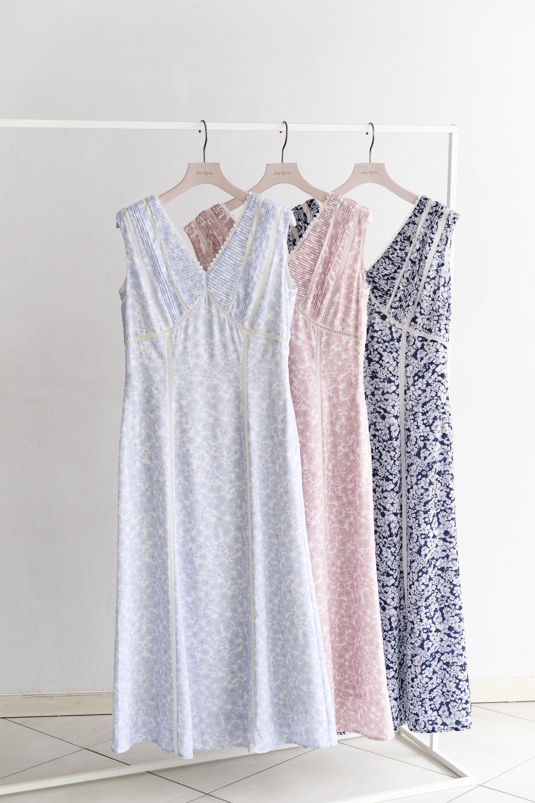 [Shipping in mid-March] [New color] Lace Trimmed Floral Dress