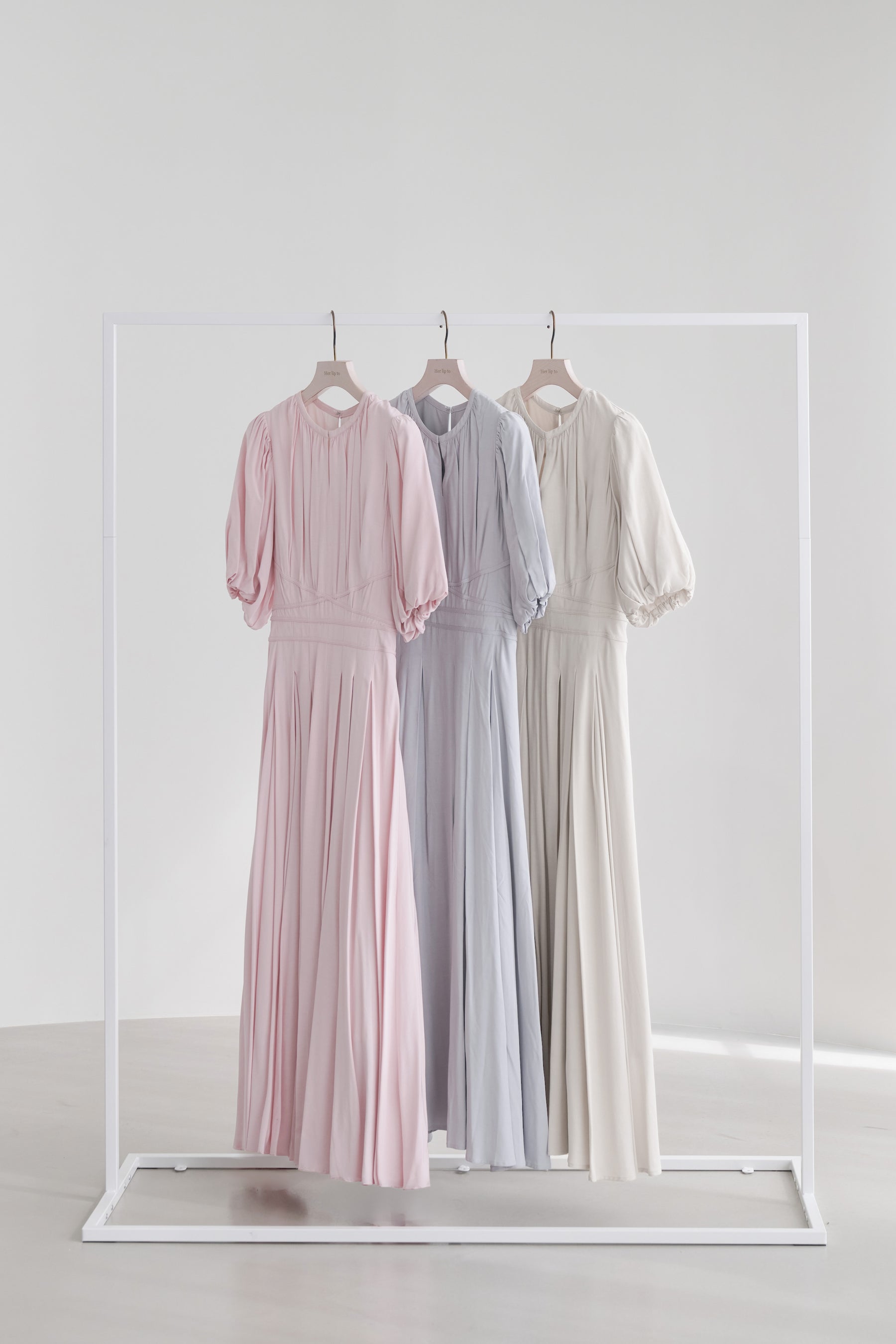 【4月上旬発送】Fountain Lace Up Bow Dress