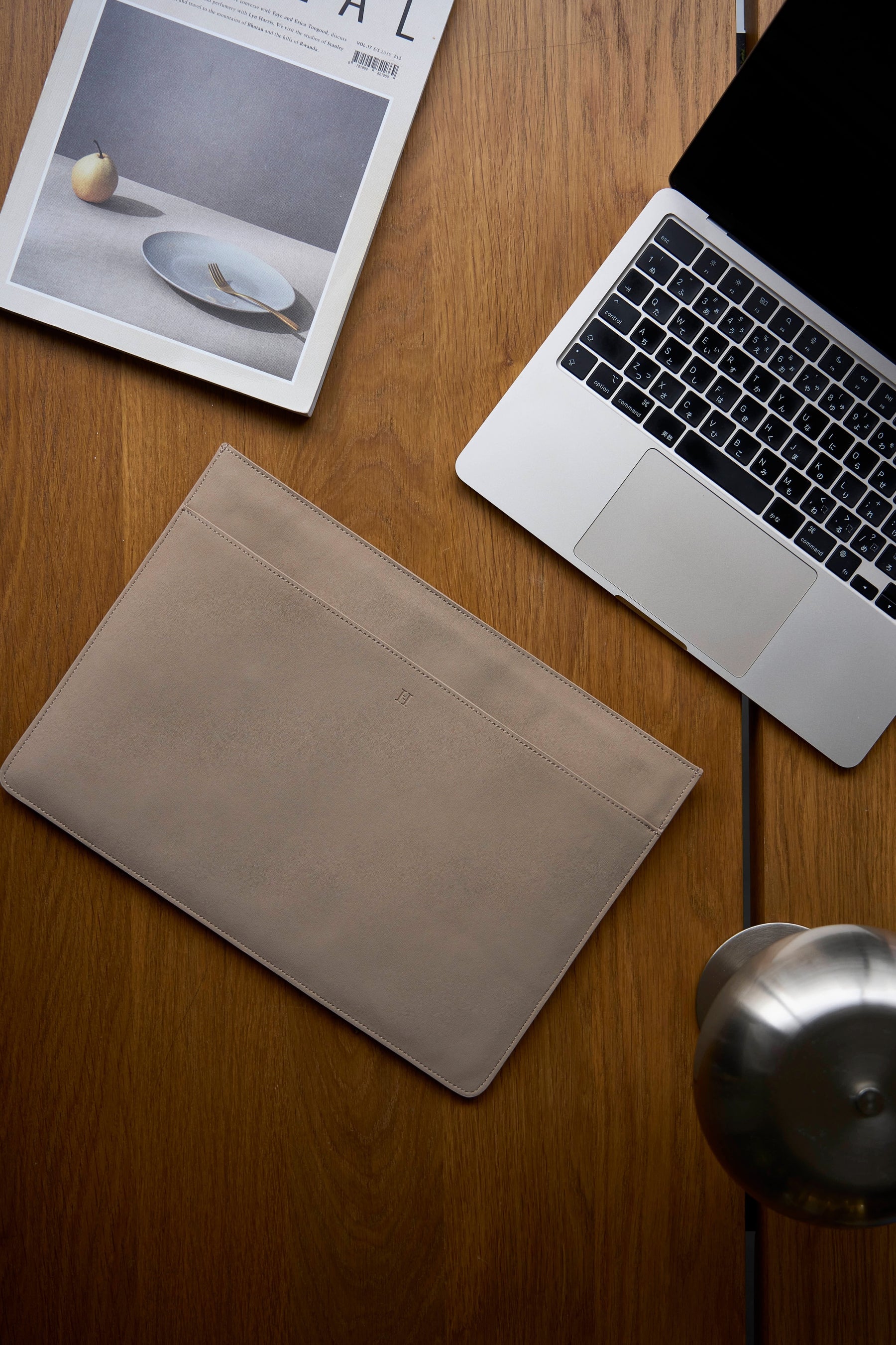 ［FOR HER］【6月中旬発送】Lip-Shaped PC Bag