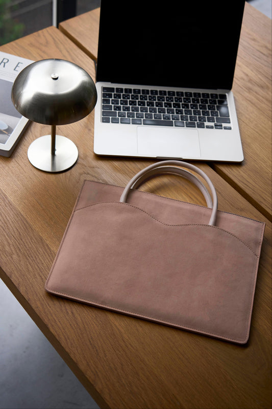 ［FOR HER］【4月下旬発送】Lip-Shaped PC Bag