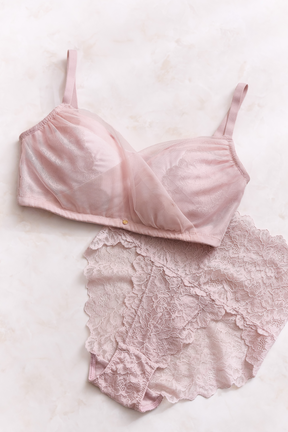 [Ships in last May] [nude rose] Minimizer Bra & Lacy Shorts Set