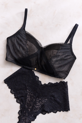 [Ships in late May] [black] Minimizer Bra & Lacy Shorts Set
