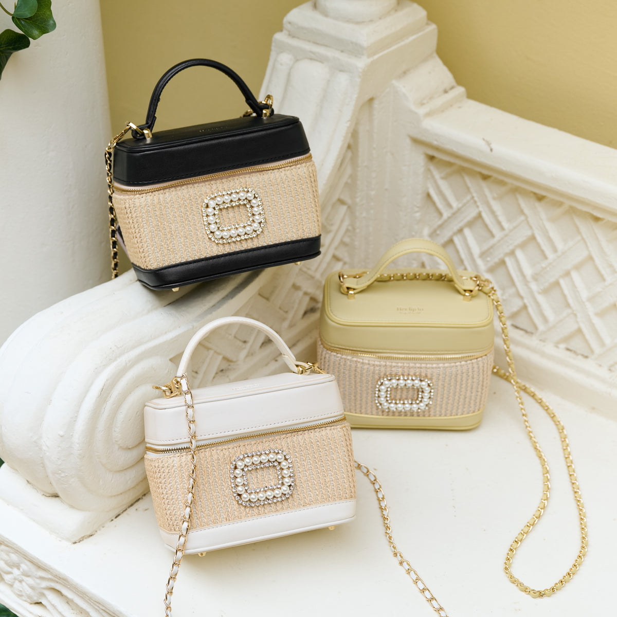 New Color] Raffia Effect Crystal Vanity Bag