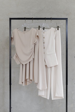 【7月中旬発送】［Essentia］Asymmetric-Hem Long Skirt