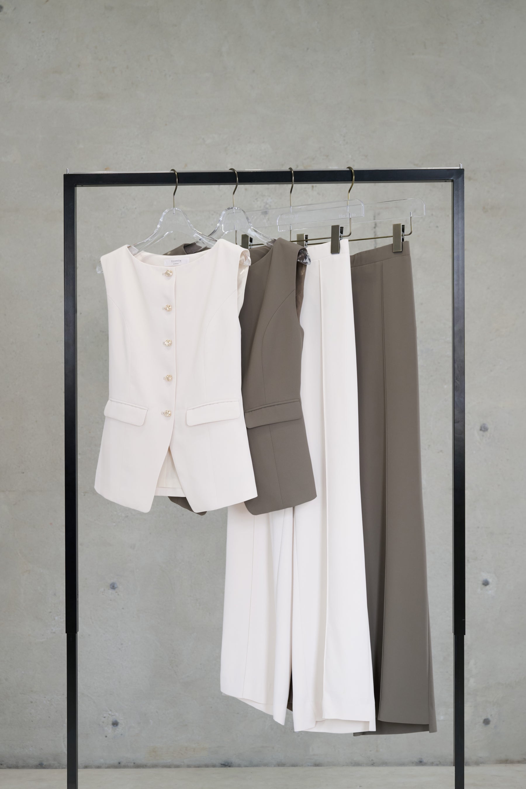 【7月下旬発送】［Essentia］Step Hem Easy Pants