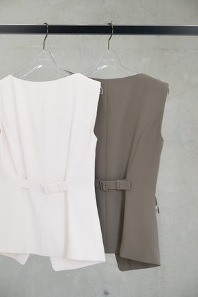 【7月下旬発送】［Essentia］Gold Button Vest