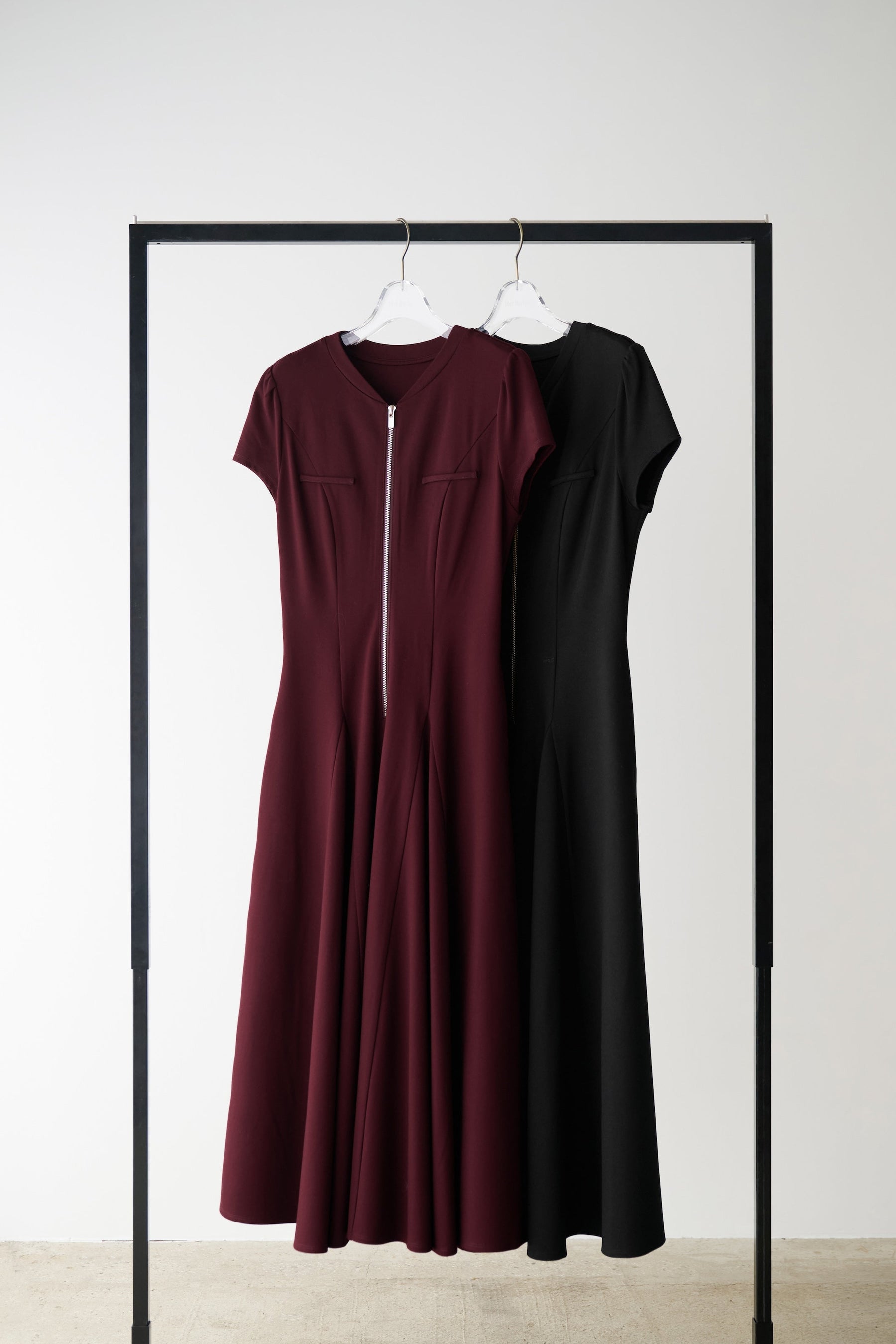 ［Essentia］Front Zip Long Dress