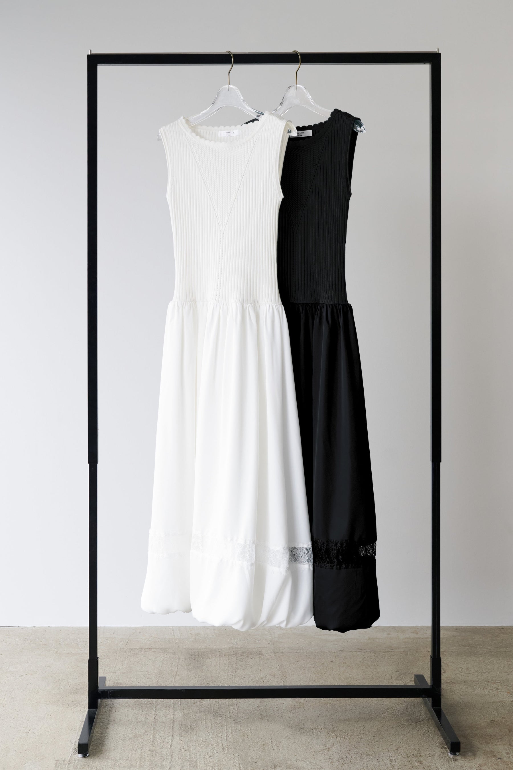 ［Essentia］Eyelet Knit Docking Dress